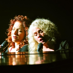 Gloria Estefan & Carole King.  Photo by Rolland Ryan